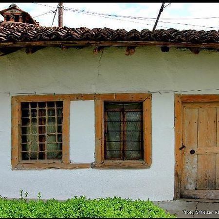 Bujtina Zhaveli Panzió Gjakova Kültér fotó
